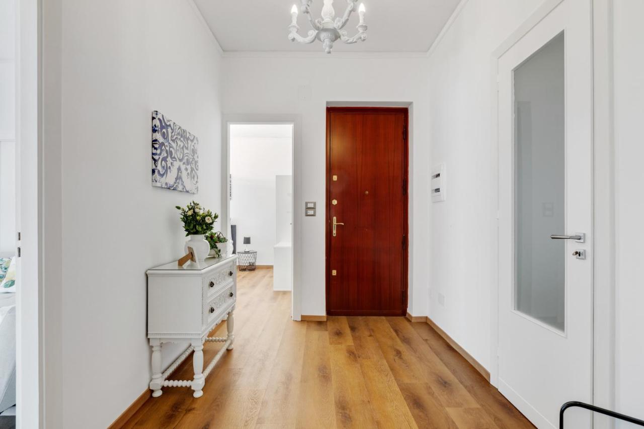 Residenza Dei Poeti - Roomy And Modern Flat باليرمو المظهر الخارجي الصورة