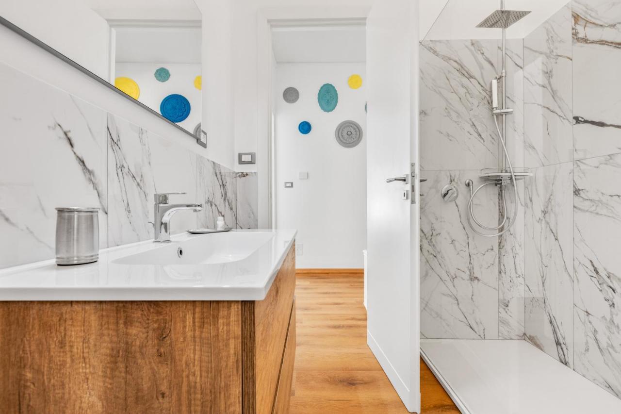 Residenza Dei Poeti - Roomy And Modern Flat باليرمو المظهر الخارجي الصورة