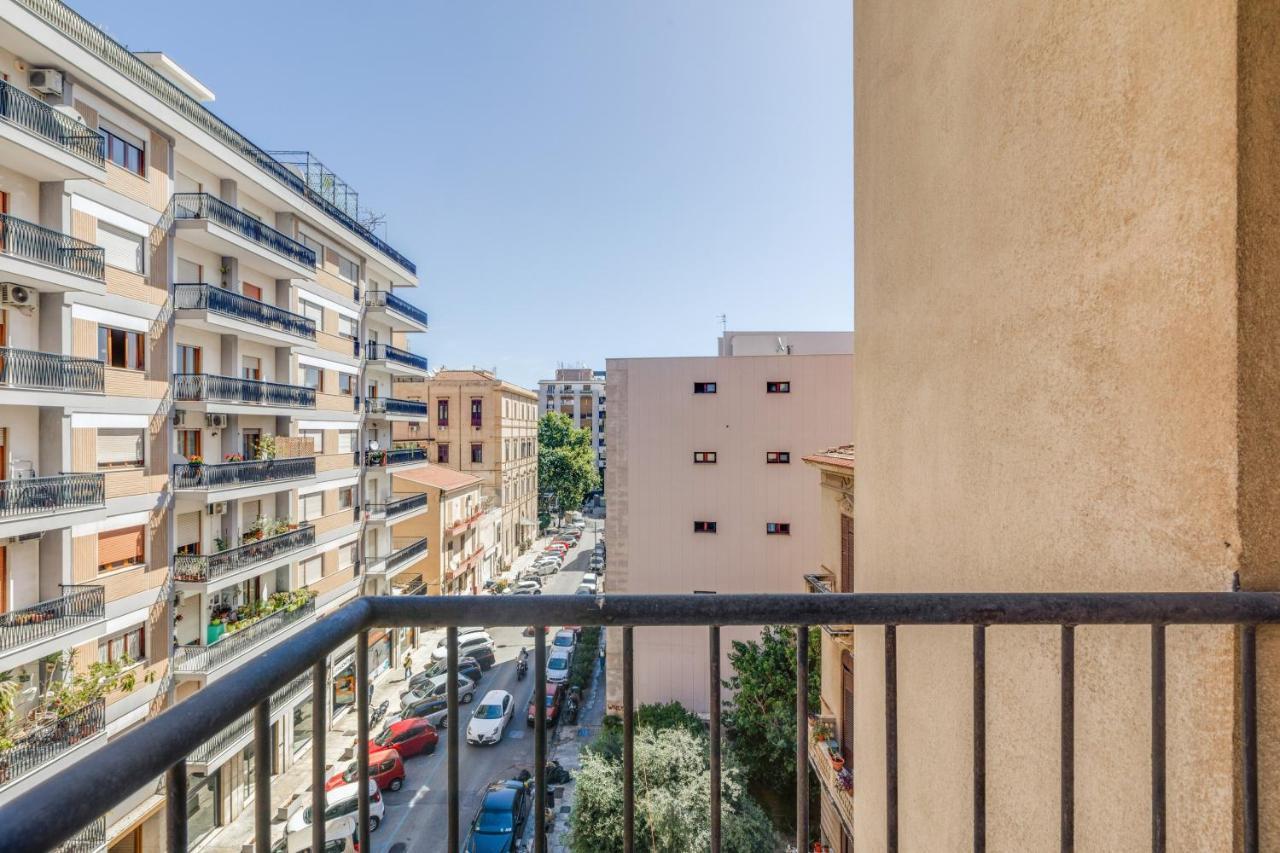 Residenza Dei Poeti - Roomy And Modern Flat باليرمو المظهر الخارجي الصورة