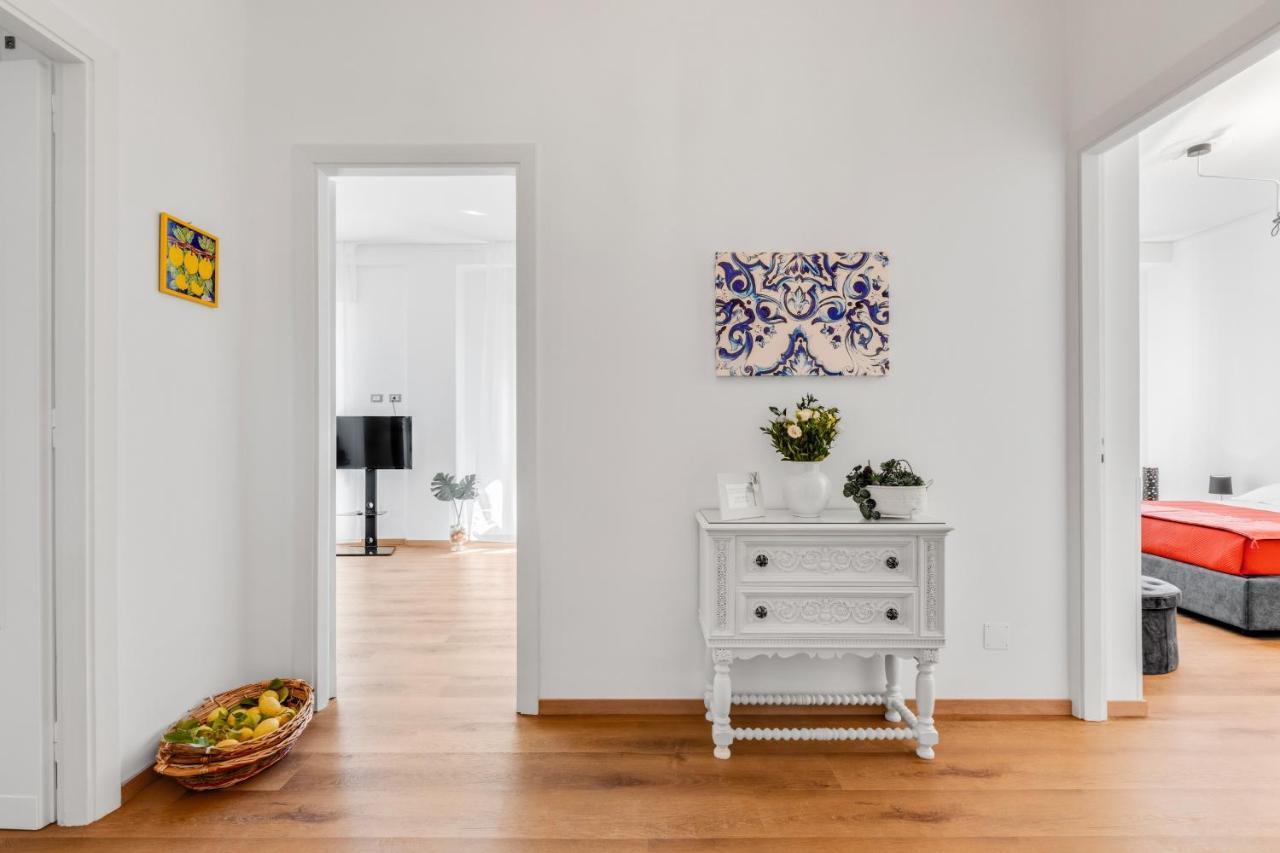 Residenza Dei Poeti - Roomy And Modern Flat باليرمو المظهر الخارجي الصورة