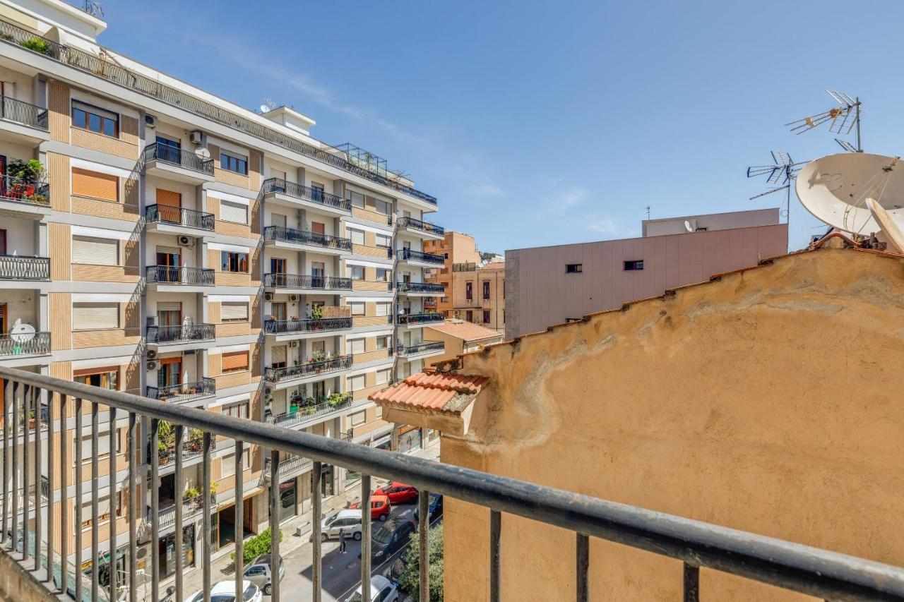 Residenza Dei Poeti - Roomy And Modern Flat باليرمو المظهر الخارجي الصورة